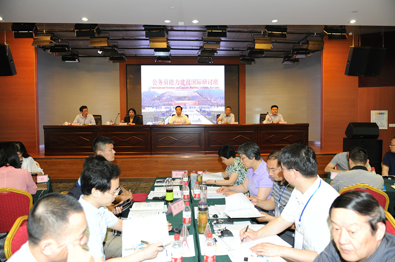 李克强对首届“职业教育活动周”作出重要批示 李克强对首届“职业教育活动周”作出重要批示